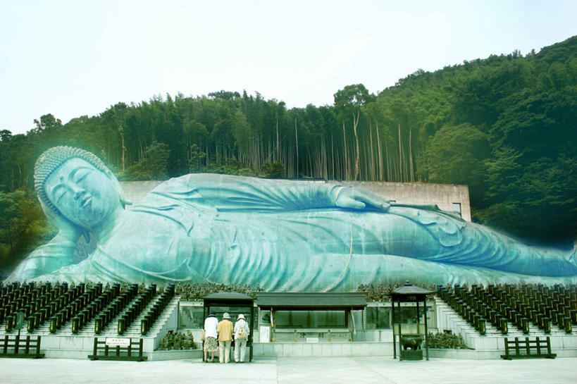 三个人,站,横图,室外,白天,旅游,度假,雕塑,日本,日本文化,雕像,休闲装,佛,树,背面,衣服,天空,摄影,宗教,佛教,宗教建筑,东亚,福冈,九州,灵性,旅行