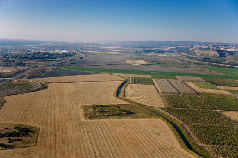 无人,横图,俯视,航拍,室外,白天,旅游,度假,农业,农作物,石头,美景,峡谷,以色列,石子,地平线,地形,景观,田地,辽阔,地面,山谷,娱乐,天空,自然,享受,休闲,广阔,景色,放松,摄影,生长,宁静,一望无际,环境,中东,岩层,鸟瞰,自然风光,延伸,万里无云,天地相交,无边无际,一马平川,石块,岩石,高角度拍摄,加里肋亚