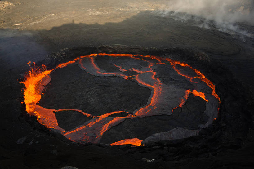 无人,横图,俯视,室外,白天,湖,火山,沙漠,山,埃塞俄比亚,溅,圆形,液体,自然灾害,燃烧,热,熔岩,摄影,爆发,东非,地质学,自然地理,危险,高角度拍摄,熔岩湖,熔岩喷泉