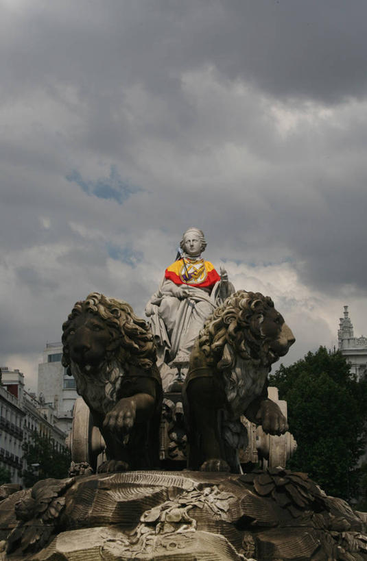 无人,竖图,室外,白天,石头,城市,喷泉,狮子,雕塑,西班牙,雕像,云,首都,树,天空,马德里,摄影,马德里省,伊比利亚半岛,西班牙国旗,岩石,旅行