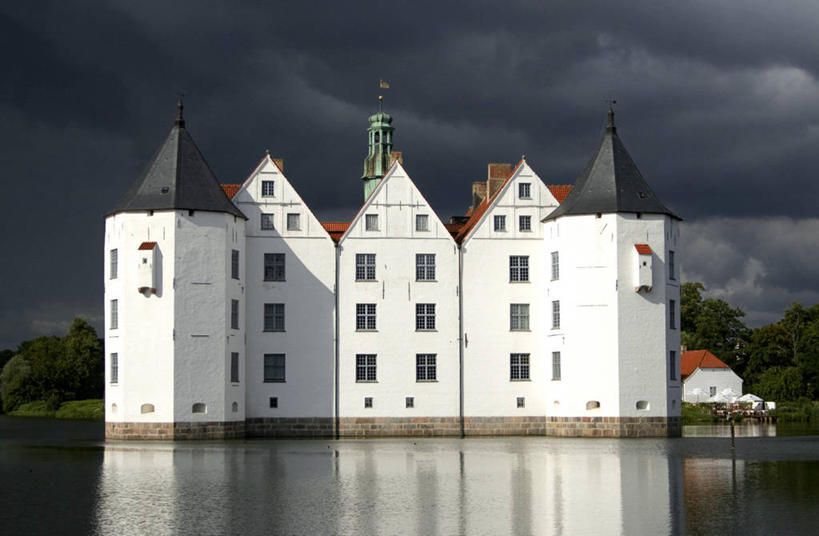 无人,横图,室外,白天,窗户,建筑,德国,对称,反射,城堡,云,尖顶,历史,摄影,中欧,图恩,旅行