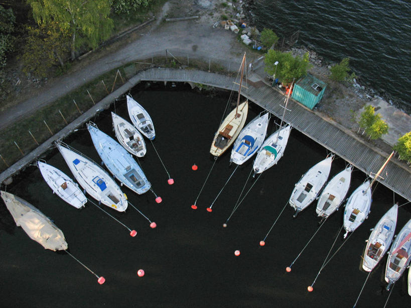 无人,横图,俯视,室外,白天,船,瑞典,一排,许多,停靠,整齐,首都,很多,排列,运输,摄影,顺序,队列,停泊,斯堪狄纳维亚半岛,帆樯,桅竿,高角度拍摄,海港,王室狩猎场,帆柱