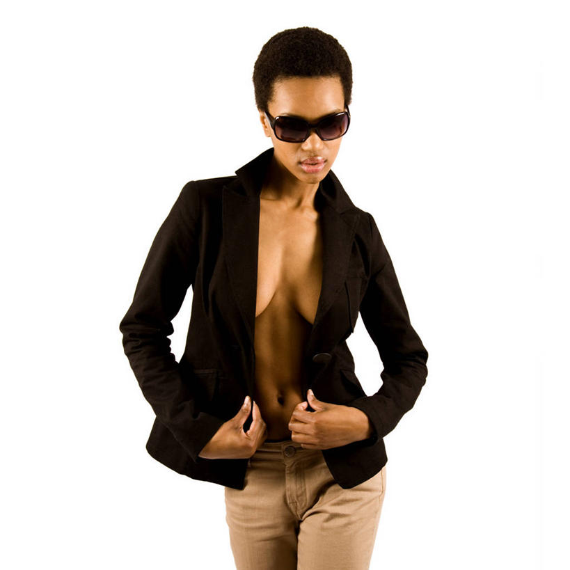 成年人,头发,一个人,站,方图,白色背景,时尚,性感,信心,英国,仅一个年轻女性,仅一个女性,仅一个人,裤子,裸露,黑色,太阳镜,摄影,影棚,近景,摄影棚,北欧,肖像,裸,茄克,尤物,中洛锡安,年轻女性,女人,女性,年轻人,彩图,影棚拍摄,拍摄,短发,美人,态度