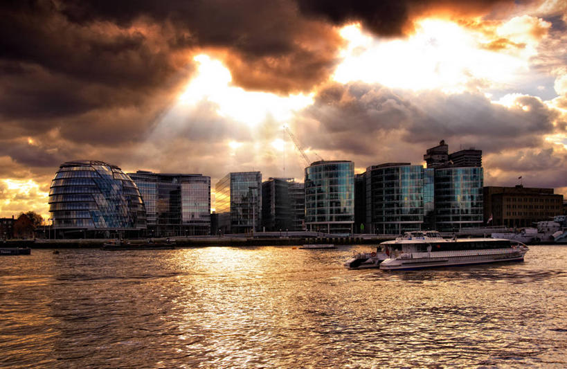 无人,横图,室外,日落,天际线,多云,建筑,英国,欧洲,伦敦,乌云,天气,首都,泰晤士河,办公大楼,摄影,西欧,北欧,市政厅,大不列颠,观光船,大不列颠及北爱尔兰联合王国,大不列颠及爱尔兰联合王国,雾都,彩图,大不列颠王国,大英帝国,联合王国,日不落帝国,伦敦市政厅