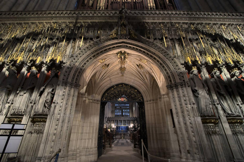 无人,横图,室内,白天,门,建筑,蜡烛,英国,一排,对称,整齐,拱门,门口,光亮,宏伟,历史,排列,地标建筑,摄影,宗教,照亮,照明设备,队列,北欧,英国文化,哥特式风格,约克大教堂,约克郡,北约克郡,彩图,旅行,大教堂