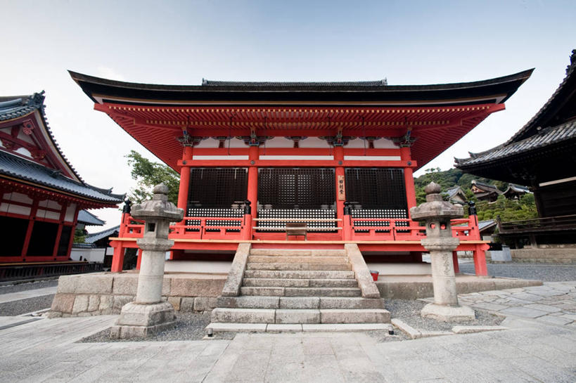 无人,横图,室外,白天,仰视,建筑,日本,亚洲,日本文化,柱子,大门,屋顶,云,宝塔,台阶,红色,天空,摄影,佛教,京都府,宗教建筑,东亚,东亚文化,本州,本州岛,日本国,近畿地方,清水寺,近畿,京都市,彩图,低角度拍摄