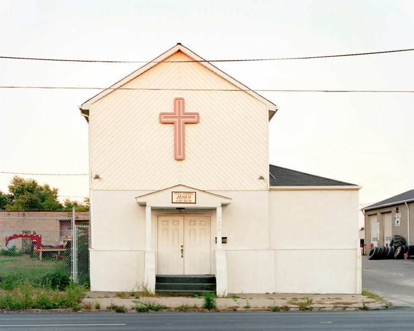 无人,教堂,横图,室外,白天,建筑,街道,美国,十字形,形状,电缆,城镇,摄影,北美,北美洲,基督教,美洲,俄亥俄州,北亚美利加洲,亚美利加洲,彩图,旅行,美利坚合众国,电力电缆