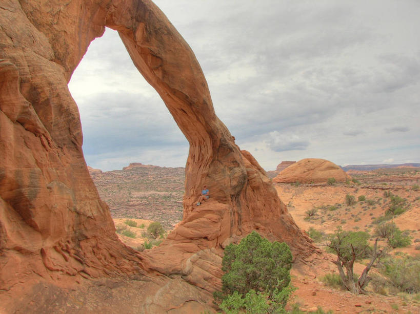 无人,横图,室外,白天,美国,地平线,地形,辽阔,地面,自然,广阔,摄影,灌木,一望无际,延伸,拱门国家公园,天地相交,犹他,无边无际,一马平川,沙岩,岩石,彩图,旅行,摩押