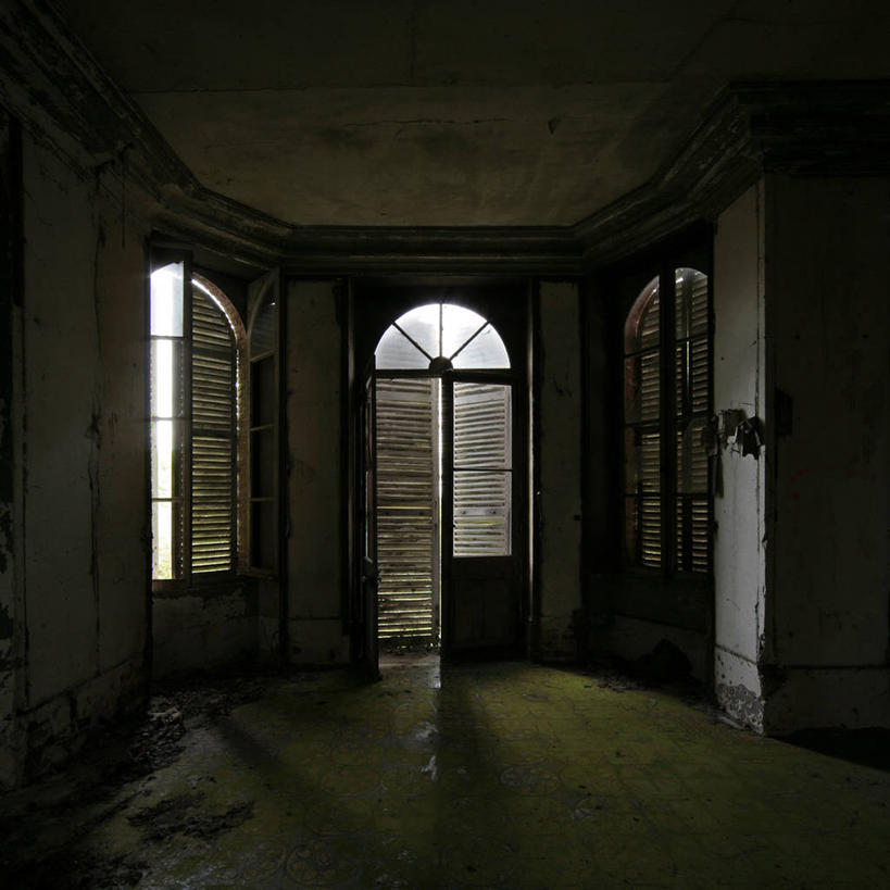 无人,方图,室内,白天,神秘,窗户,法国,废弃,城堡,摄影,报废,废物,丢弃,放弃,抛弃,摈弃,破败,彩图,屏弃,摈斥,摒除,过去