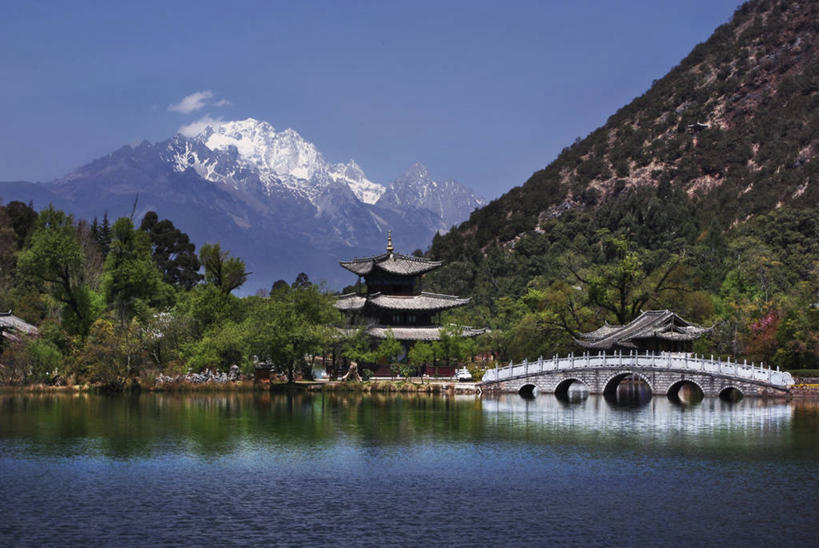 无人,横图,室外,白天,湖,美景,森林,山,雪山,建筑,丽江,反射,地形,景观,山顶,桥,风景,自然,景色,摄影,宁静,自然风光,云南省,黑龙潭公园,彩图