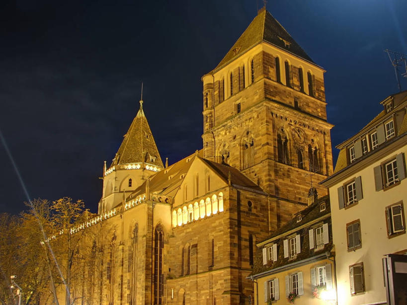 无人,教堂,横图,室外,夜晚,仰视,建筑,法国,尖顶,摄影,照亮,法国文化,斯特拉斯堡,彩图,低角度拍摄