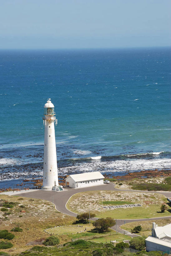 无人,竖图,俯视,室外,白天,海浪,海洋,道路,路,信息,地形,海岸线,水平线,灯塔,交通,方向,风景,摄影,引导,指导,指引,宁静,航标,危险,彩图,高角度拍摄,科美杰,导航