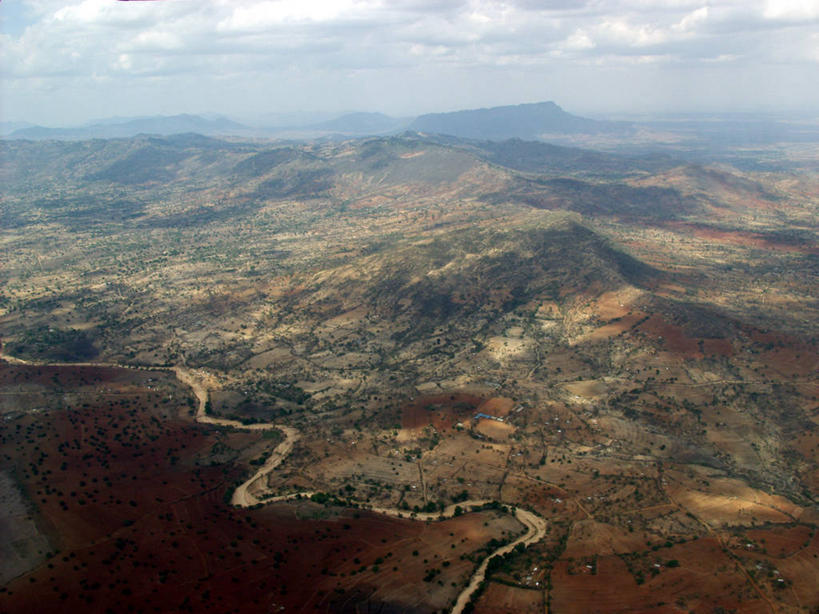 无人,横图,俯视,航拍,室外,白天,河流,山脉,肯尼亚,地平线,地形,辽阔,地面,首都,风景,广阔,摄影,一望无际,鸟瞰,延伸,天地相交,无边无际,一马平川,奈洛比,彩图,高角度拍摄