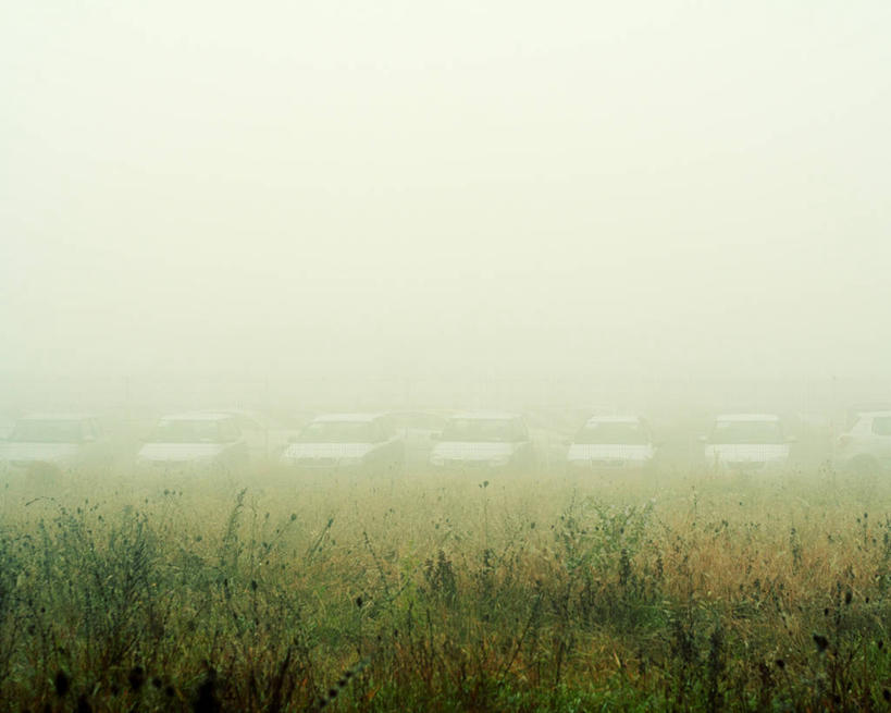 无人,停车场,横图,室外,白天,留白,神秘,植物,雾,汽车,罗马尼亚,一排,许多,整齐,天气,很多,排列,运输,摄影,停止,队列,暂停,停滞,克卢日纳波卡,彩图