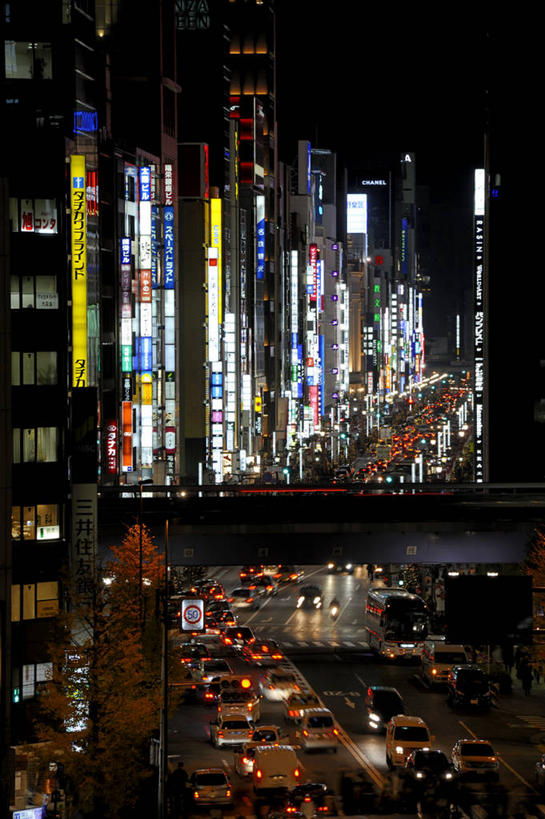 无人,竖图,俯视,室外,夜晚,度假,美景,城市风光,城市,霓虹灯,指示牌,东京,日本,丰富,标志,文字,景观,交通,首都,娱乐,标识,广告,享受,休闲,银座,景色,放松,运输,摄影,照亮,荧光,彩图,高角度拍摄,交通堵塞