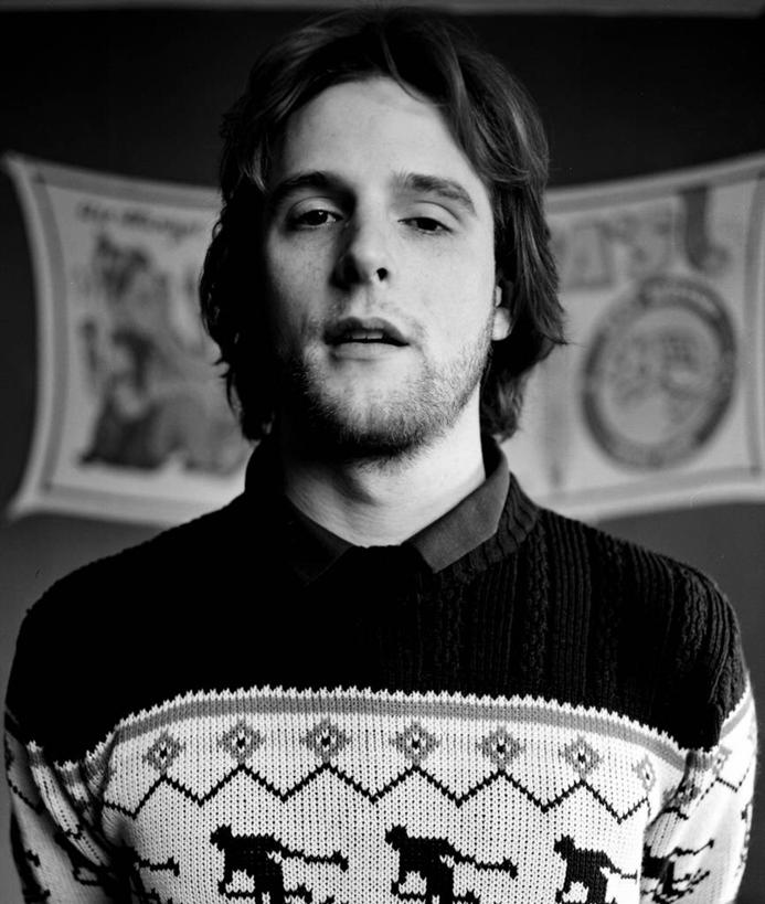 西方人,成年人,脸,头,脸颊,一个人,竖图,黑白,室内,白天,正面,毛衣,信心,欧洲,美国,欧洲人,仅一个男性,仅一个人,首都,肩膀,仅一个年轻男性,媒体,摄影,司仪,广播,肖像,主持人,主持,华盛顿特区,节目主持人,男人,男性,年轻男性,白种人,年轻人,头部,脸部,脸蛋,面部