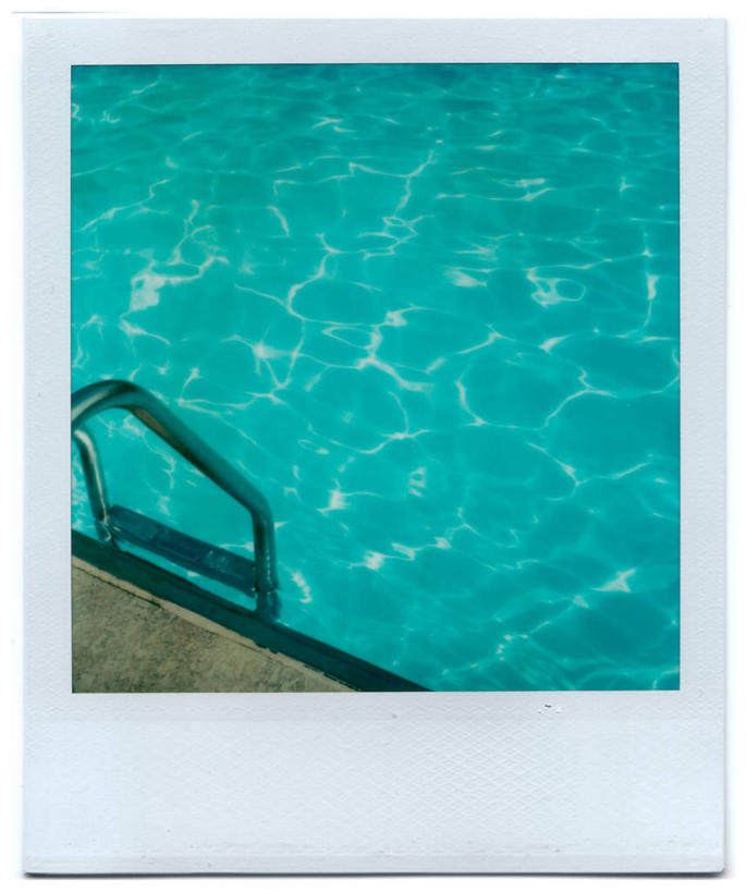 无人,体育馆,游泳池,竖图,俯视,室外,白天,度假,水,日光,波纹,梯子,水池,水面,泳池,台阶,一个,夏天,摄影,单个,游泳馆,清新,休闲活动,彩图,高角度拍摄,影棚拍摄