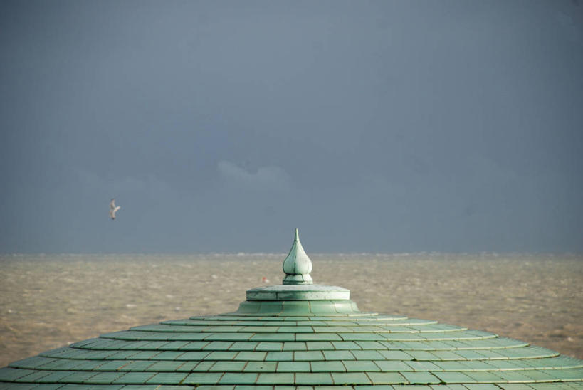 无人,横图,室外,白天,海洋,建筑,英国,屋顶,水平线,瓦,穹顶,天空,摄影,宁静,简单,彩图