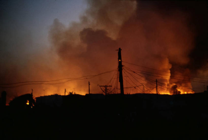 无人,横图,室外,夜晚,火,菲律宾,火焰,首都,烟,摄影,剪影,马尼拉,危险,彩图,输电塔