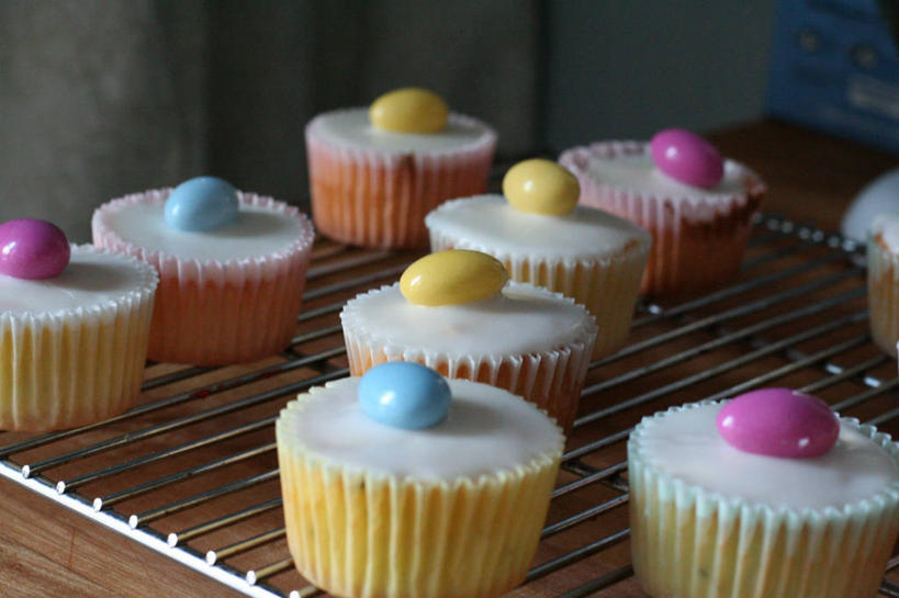 无人,横图,室内,特写,白天,厨房,杏仁,美国,诱惑,摄影,安娜堡,冷却架,纸托蛋糕,彩图