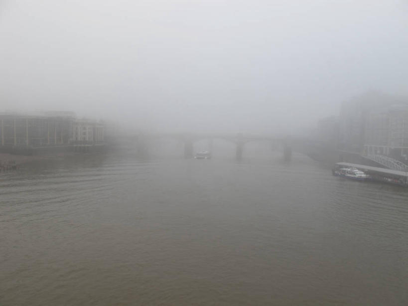 无人,横图,室外,白天,神秘,雾,城市,建筑,英国,桥,首都,泰晤士河,灰色,摄影,彩图,南华克桥