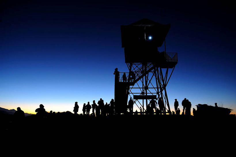 横图,室外,日出,山,尼泊尔,亚洲,地平线,地形,山顶,塔,辽阔,地面,黎明,许多人,蓝色,一群人,广阔,摄影,一望无际,早晨,延伸,剪影,万里无云,喜马拉雅山脉,天地相交,无边无际,一马平川,甘达基河,彩图