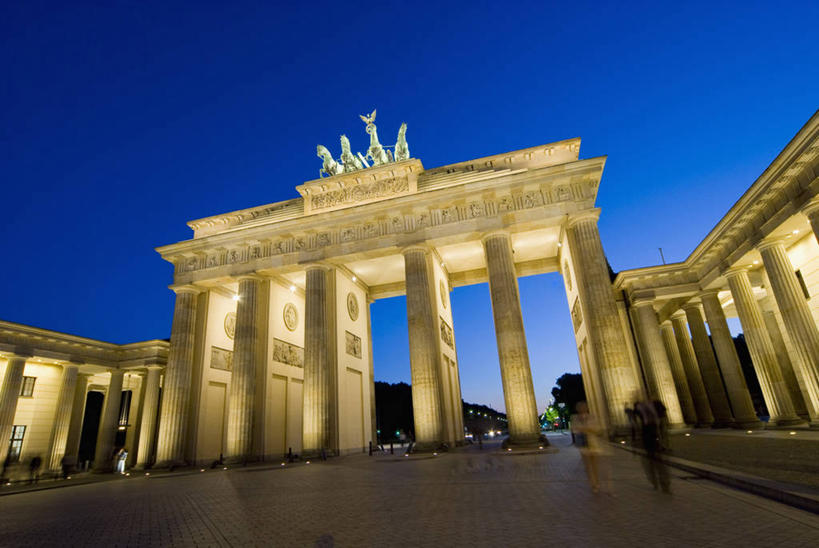 无人,横图,室外,夜晚,运动模糊,仰视,建筑,柱子,首都,历史,柏林,地标建筑,摄影,照亮,德国文化,勃兰登堡大门,彩图,低角度拍摄