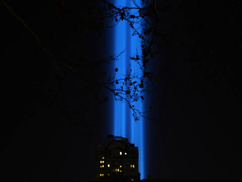 无人,横图,室外,留白,纽约,光束,枝,蓝色,黑色,办公大楼,摄影,照亮,记忆,剪影,彩图,911事件