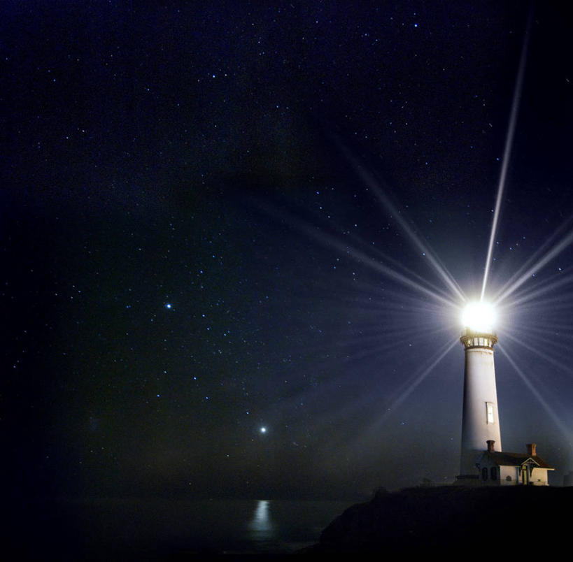 无人,横图,室外,夜晚,镜头眩光,水,道路,建筑,美国,反射,信息,河岸,灯塔,交通,方向,摄影,引导,指导,指引,宁静,照亮,北美,北美洲,加利福尼亚,美洲,加州,加利福尼亚州,金州,黄金州,北亚美利加洲,亚美利加洲,航标,鸽点灯塔,彩图,美利坚合众国,导航