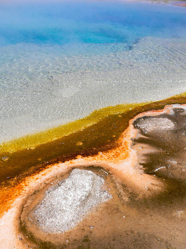 无人,竖图,俯视,航拍,室外,白天,海洋,美景,美国,景观,风景,自然,景色,摄影,北美,北美洲,鸟瞰,自然风光,美洲,自然现象,怀俄明,黄石公园,北亚美利加洲,亚美利加洲,硫磺,彩图,高角度拍摄,美利坚合众国