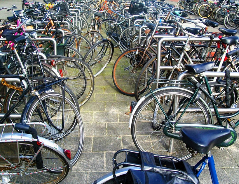 无人,横图,俯视,室外,白天,自行车,荷兰,许多,首都,很多,运输,摄影,多样,铁环,锁链,链条,停止,束缚,限制,暂停,停滞,收集,阿姆斯特丹,约束,自行车架,彩图,高角度拍摄,传统文化
