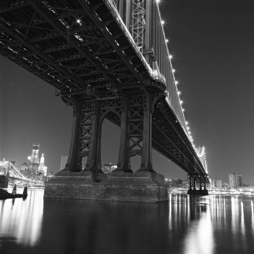 无人,方图,黑白,室外,夜晚,仰视,城市,建筑,纽约,美国,柱子,运输,摄影,吊桥,照亮,曼哈顿桥,布鲁克林,低角度拍摄,东河