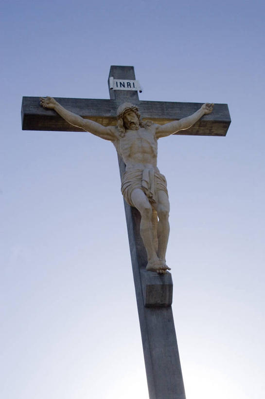 无人,竖图,室外,白天,正面,仰视,雕塑,阿根廷,节日,标志,雕像,符号,十字架,纪念碑,艺术品,文化,标识,天空,祈祷,健康,许愿,摄影,宗教,信仰,纪念,留念,祈求,安慰,基督,基督教,拉丁美洲,天主教,痛苦,耶稣,怀念,救世主,悲哀,性别符号,基利斯督,弥赛亚,默西亚,灵性,援救,平安,彩图,低角度拍摄,宽恕,男性符号,过去