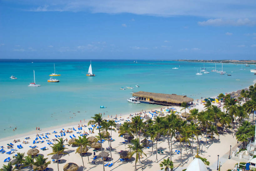 帆船,码头,横图,俯视,航拍,室外,旅游,度假,海洋,美景,日落,水,城市风光,城市,船,棕榈树,加勒比海,景观,游艇,娱乐,自然,交通工具,夏天,享受,休息,休闲,景色,大西洋,放松,摄影,宁静,热带气候,鸟瞰,载具,海滩,彩图,高角度拍摄,双体船