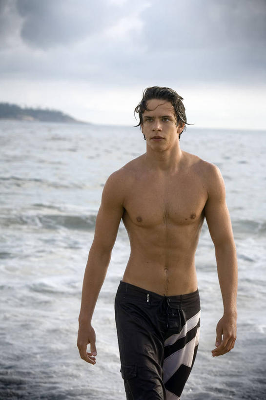 成年人,一个人,竖图,室外,度假,神秘,信心,海洋,水,巴西,仅一个男性,仅一个人,湿,地平线,水平线,云,裸露,仅一个年轻男性,天空,自然,黄昏,看,思考,南美,活力,摄影,宁静,环境,南美洲,拉丁美洲,美洲,里约热内卢,裸,里约热内卢州,巴西联邦共和国,首府,亚美利加洲,南亚美利加洲,里约热内卢市,依帕内玛,依帕内玛海滩,男人,男性,年轻男性,年轻人,海滩,半身,彩图,旅行