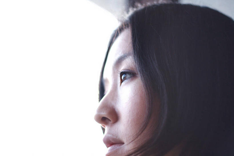 成年人,一个人,横图,室内,特写,白天,日本,仅一个年轻女性,仅一个女性,仅一个人,思考,日本人,人体,摄影,部分,大阪府,年轻女性,女人,女性,年轻人,休闲活动,彩图