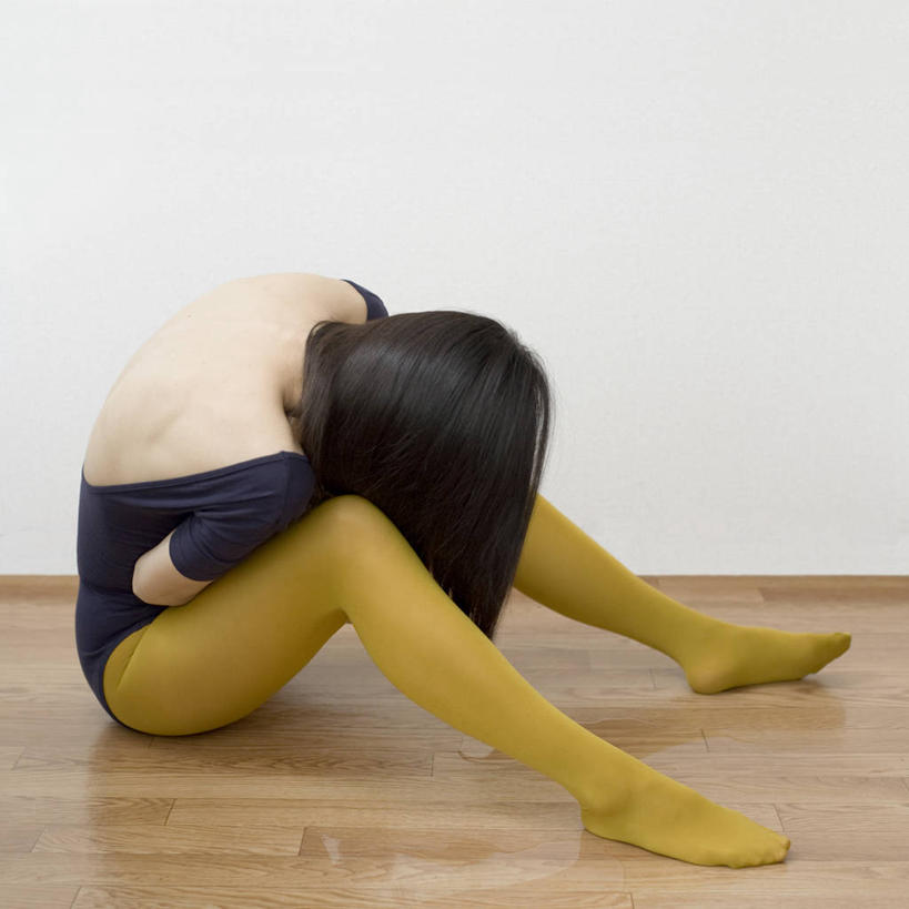 东方人,成年人,中年人,一个人,坐,方图,室内,建材,地板,建筑,日本,亚洲,仅一个女性,仅一个人,材料,木板,木材,地面,黄种人,木地板,木柴,低头,仅一个中年女性,疲倦,日本人,遮,遮掩,摄影,建造,木料,疲劳,掩盖,隐藏,优美,遮挡,疲惫,裤袜,困乏,遮盖,疲乏,悲哀,掩饰,垂头,委顿,疲困,疲顿,疲钝,倦怠,怠倦,硬木,女人,女性,中年女性,亚洲人,长发,彩图,紧身连衣裤