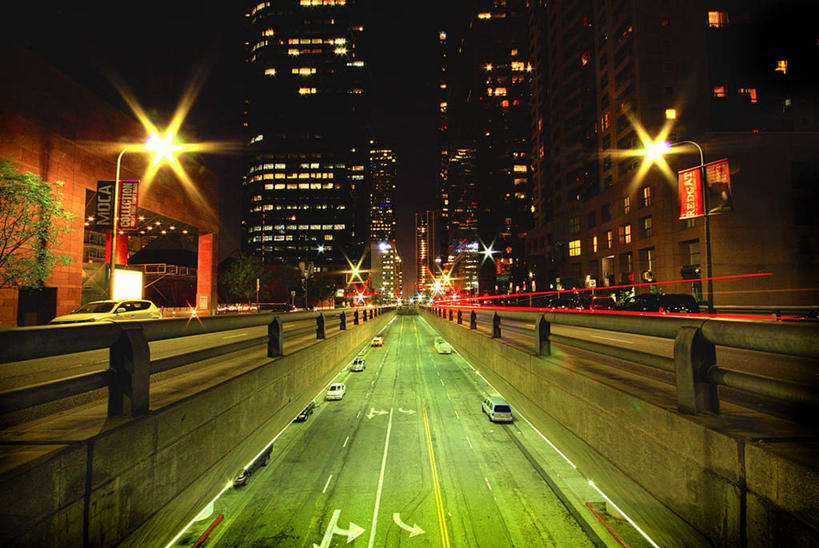 无人,栏杆,横图,室外,夜晚,长时间曝光,度假,美景,城市风光,城市,道路,建筑,街道,路,路灯,公路,汽车,美国,光,景观,交通,方向,娱乐,享受,休闲,景色,放松,运输,摄影,照亮,北美,北美洲,加利福尼亚,美洲,加州,洛杉矶,加利福尼亚州,金州,黄金州,北亚美利加洲,亚美利加洲,天使之城,马路,彩图,旅行,县治,洛杉矶县,美利坚合众国,洛城,防撞护栏