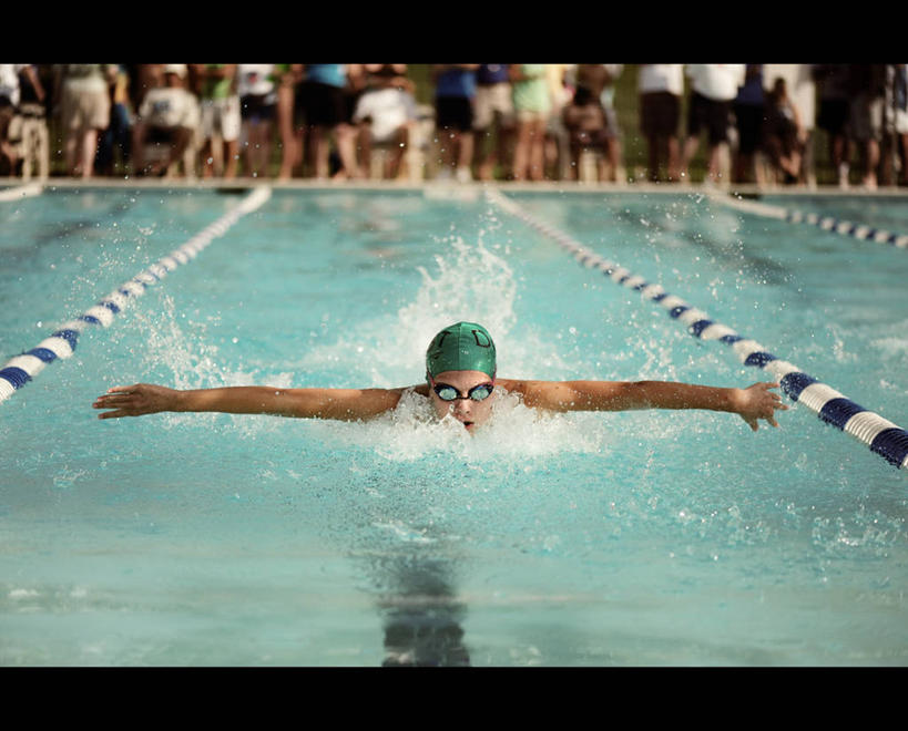 蝶泳,西方人,成年人,中年人,脸,头,脸颊,一个人,游泳池,横图,室外,白天,运动,竞争,水,欧洲,美国,欧洲人,仅一个女性,仅一个人,溅,眼镜,泳镜,泳道,肩膀,游泳眼镜,仅一个中年女性,活力,摄影,游泳帽,女人,女性,中年女性,白种人,头部,脸部,脸蛋,面部,彩图