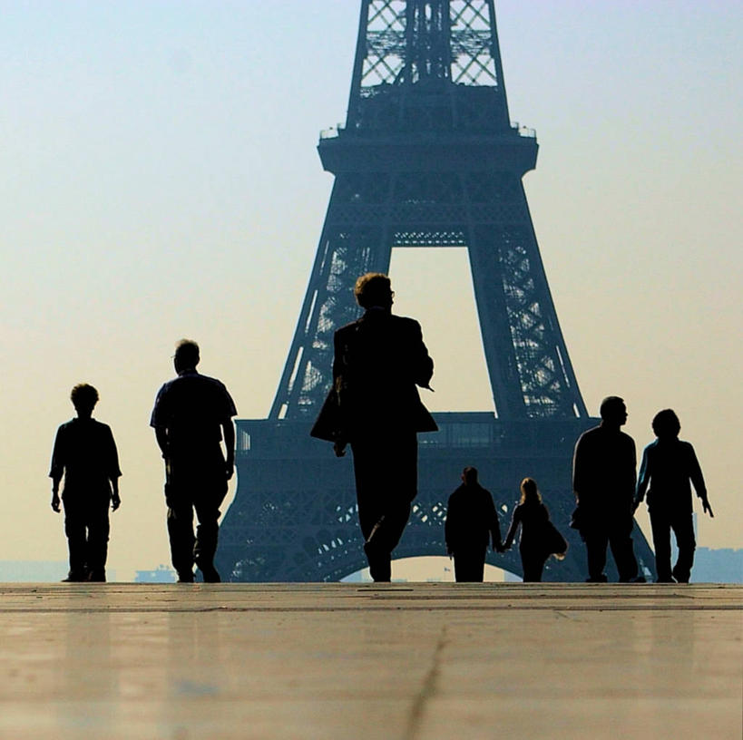 成年人,横图,室外,建筑,法国,巴黎,欧洲,艾菲尔铁塔,塔,黎明,埃菲尔铁塔,首都,摄影,早晨,西欧,法兰西,剪影,巴黎铁塔,法国文化,万里无云,法兰西共和国,战神广场,法兰西第五共和国,法兰西岛,法兰西岛大区,男人,女人,步行,手牵手,彩图,巴黎省,巴黎市