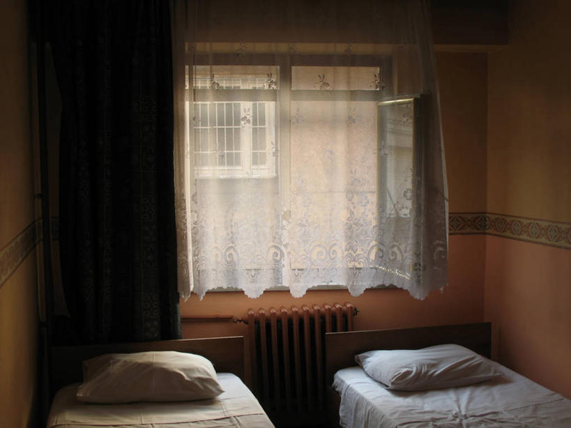 无人,横图,室内,白天,窗户,窗帘,床,卧室,枕头,打开,放松,摄影,宁静,开启,伊斯坦布尔,彩图,散热器