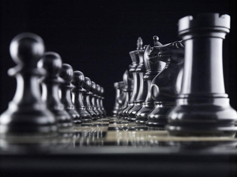 无人,横图,特写,智慧,竞争,一排,许多,准备,黑色背景,整齐,很多,排列,棋子,棋盘,国际象棋,摄影,队列,挑战,策略,技能,开端,休闲活动,彩图,影棚拍摄