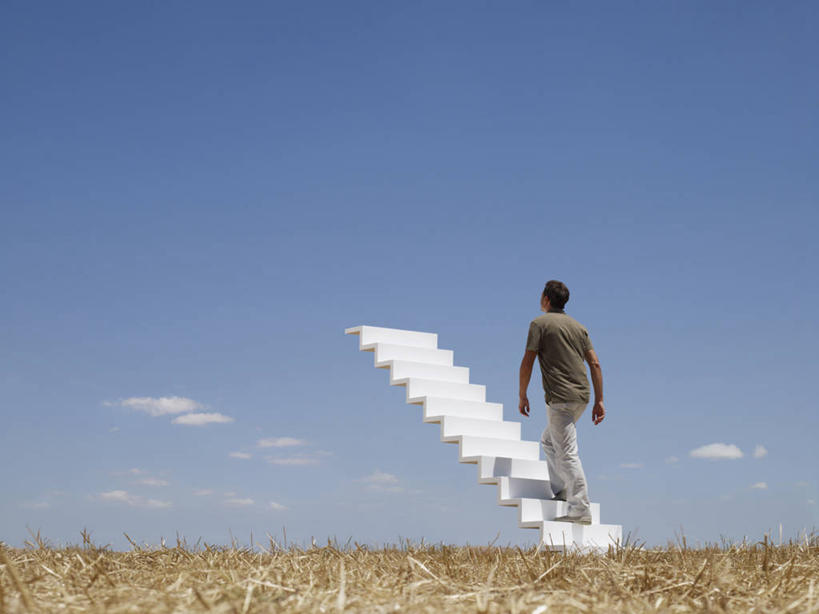 西方人,成年人,中年人,一个人,农场,攀登,横图,室外,白天,留白,旅游,度假,农业,美景,日光,欧洲,南非,欧洲人,仅一个男性,仅一个人,仅一个中年男性,景观,田地,休闲装,娱乐,背面,蓝色,天空,自然,享受,休闲,景色,放松,摄影,上升,环境,自然风光,晋升,西开普省,进展,危险,男人,男性,中年男性,白种人,彩图,机遇