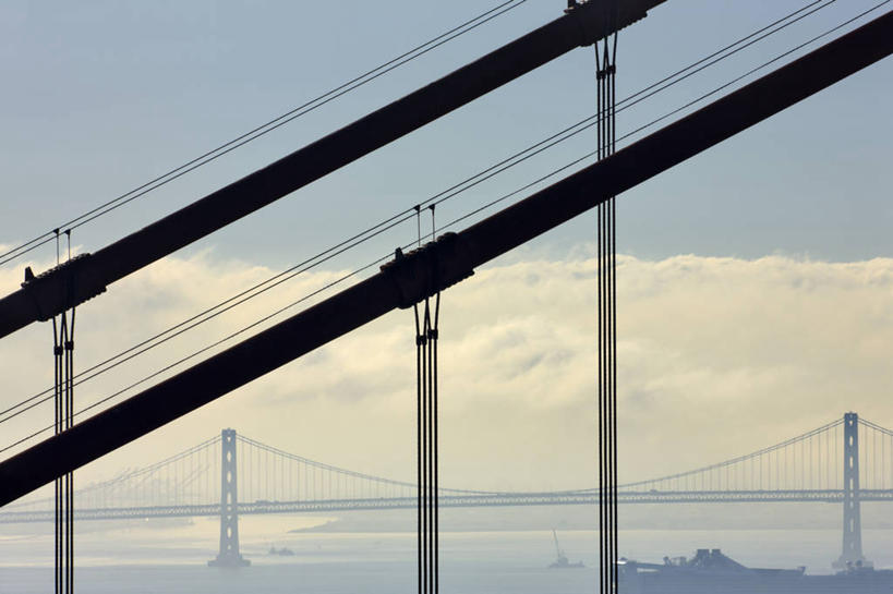 无人,横图,室外,白天,海洋,水,雾,城市,建筑,美国,云,桥,联系,现代,风景,天空,地标建筑,运输,摄影,吊桥,宁静,工程,北美,加利福尼亚,金门大桥,旧金山,海湾大桥,彩图