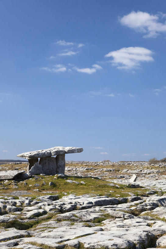 无人,竖图,室外,白天,旅游,度假,美景,山,地形,景观,旷野,田地,历史,娱乐,风景,天空,自然,享受,休闲,景色,放松,力量,平衡,摄影,宁静,坟墓,自然风光,记忆,生存,芒斯特省,爱尔兰共和国,永远,克莱尔郡,彩图,巴伦,忍耐力,爱尔兰文化,过去