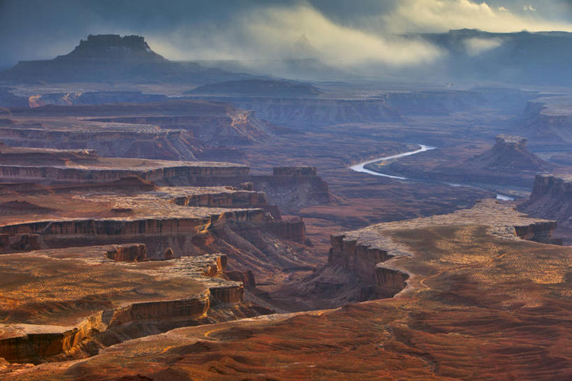 无人,横图,室外,旅游,度假,河流,美景,日落,沙漠,山,峡谷,雾,美国,景观,悬崖,娱乐,风景,自然,地标建筑,享受,休闲,景色,放松,摄影,宁静,国家公园,岩层,自然风光,干的,峡谷地国家公园,犹他,地质学,自然地理,岩石,彩图,绿河