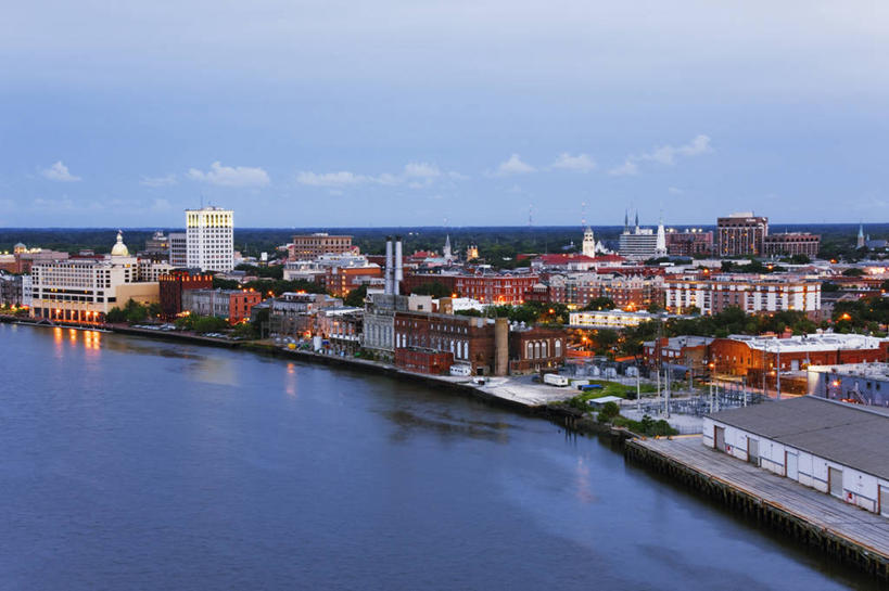 无人,码头,横图,俯视,室外,白天,商务,河流,水,城市,港口,建筑,美国,河岸,云,现代,天空,办公大楼,摄影,北美,企业,公司,市区,金融区,彩图,高角度拍摄,摆渡口,埠头,渡口,渡头,港湾,海港,货运码头,口岸,商港,查塔姆县