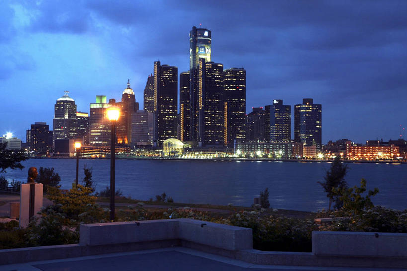 无人,公园,码头,横图,室外,夜晚,天际线,城市,港口,建筑,摩天大楼,美国,地平线,乌云,辽阔,地面,广阔,摄影,宁静,一望无际,照亮,北美,北美洲,延伸,美洲,天地相交,北亚美利加洲,亚美利加洲,密歇根,密歇根州,貂熊州,狼獾之州,狼獾州,底特律,无边无际,一马平川,彩图,摆渡口,埠头,渡口,渡头,港湾,海港,货运码头,口岸,商港,美利坚合众国,底特律文艺复兴中心,底特律河