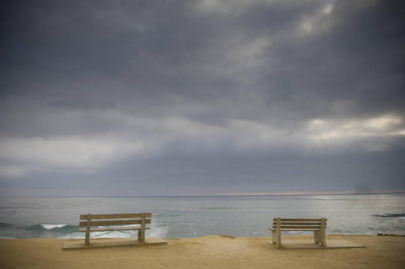 无人,横图,室外,白天,度假,海洋,水,多云,美国,沙子,长椅,水平线,乌云,云,天气,两个,天空,自然,摄影,宁静,太平洋,北美,加利福尼亚,海景,圣迭戈县,约拉,海滩,彩图,独处