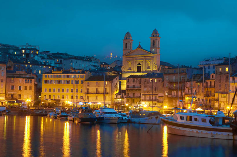 帆船,无人,码头,横图,室外,夜晚,旅游,度假,湖,山,水,城市,港口,建筑,船,法国,欧洲,反射,岛,光,天空,交通工具,运输,摄影,照亮,照明设备,科西嘉,地中海文化,载具,帆樯,桅竿,巴斯蒂亚,彩图,旅行,摆渡口,埠头,渡口,渡头,港湾,海港,货运码头,口岸,商港,帆柱